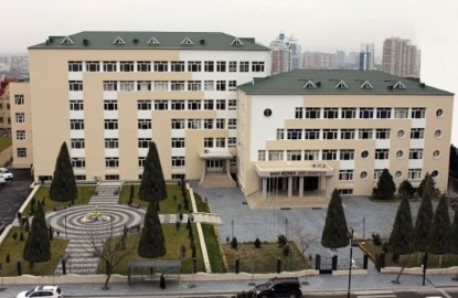 Bakıda universitetdə oğlan tələbələr saqqala görə dərsə buraxılmadılar - FOTO