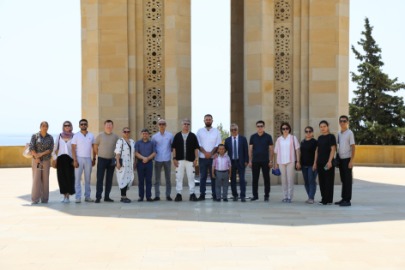 Özbəkistanın Qaraqalpaq Dövlət Kukla Teatrının kollektivi Azərbaycanda - FOTO