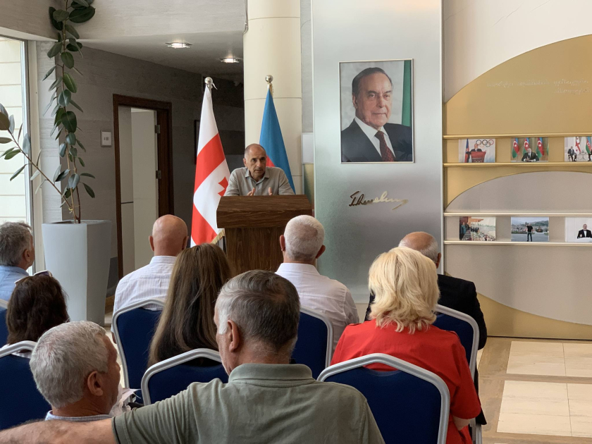 Marneulidə azərbaycanlı alimin “Müasir təlim texnologiyaları” kitabının təqdimatı keçirilib