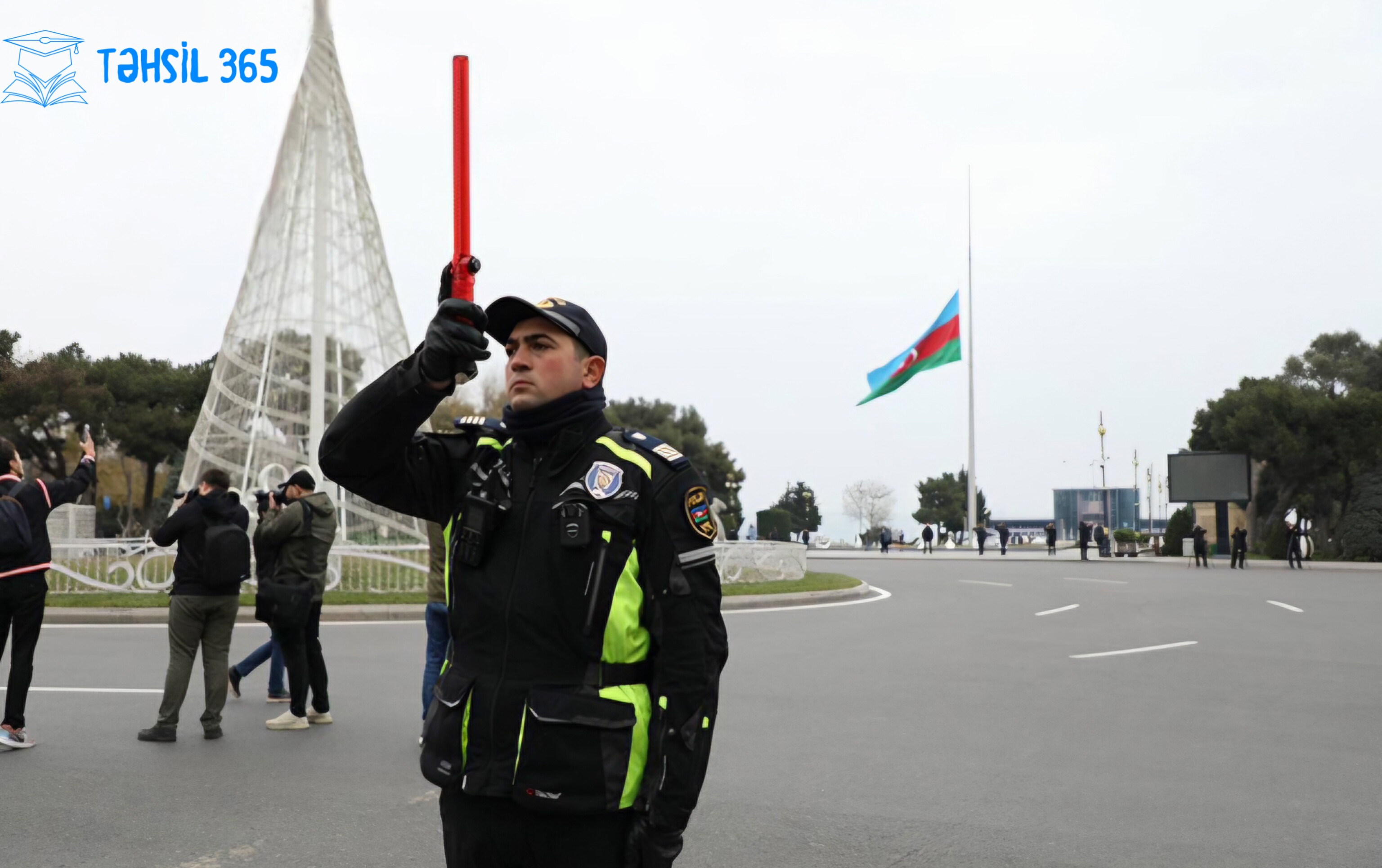 Ötən gün təyyarə qəzasında həlak olanların xatirəsi bir dəqiqəlik sükutla yad edilib - FOTOLAR