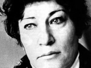Bu gün tanınmış ədəbiyyatşünas Əzizə Əhmədovanın doğum günüdür