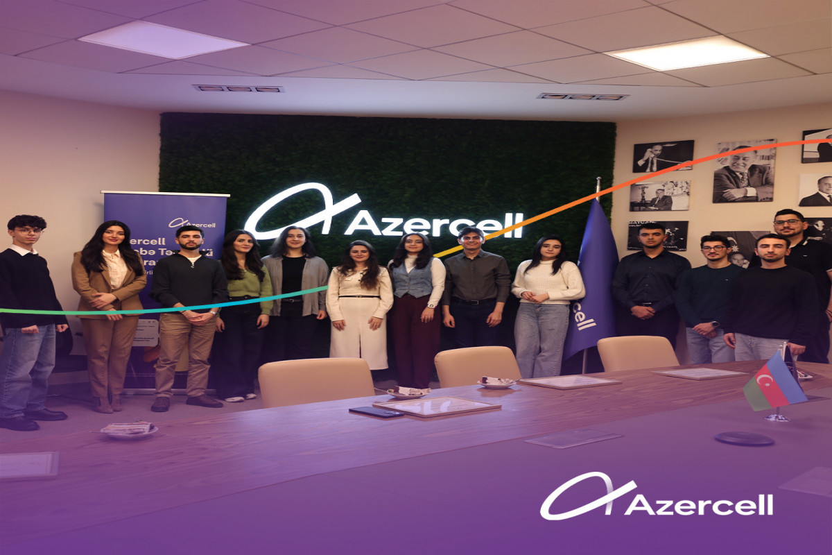10 tələbə Azercell-dən təqaüd qazanıb - FOTO