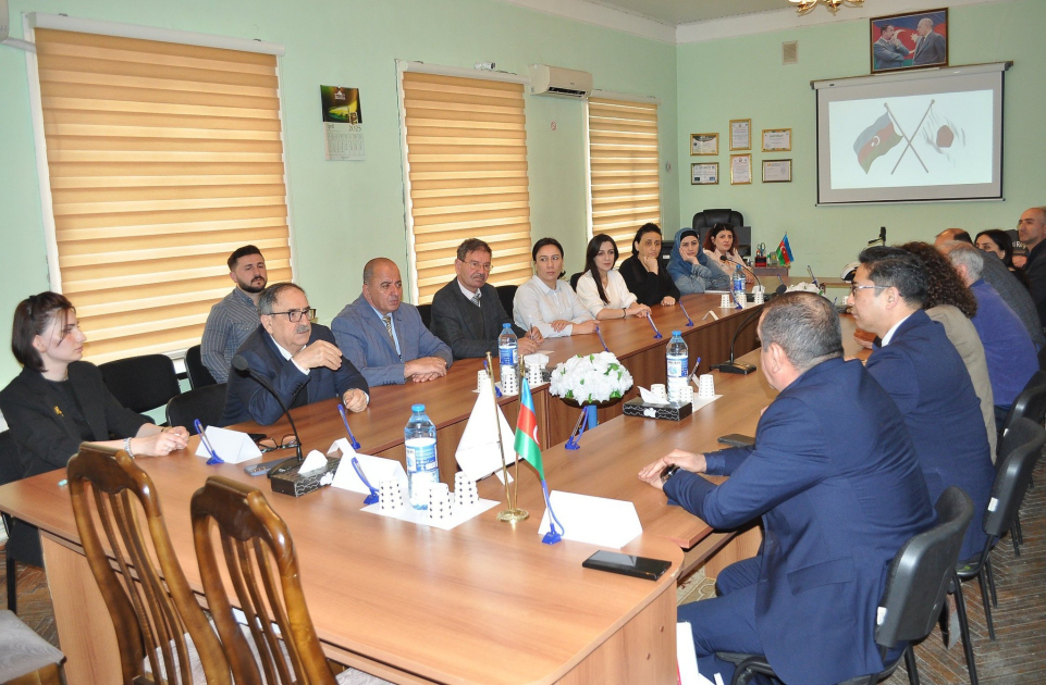Yaponiyalı mütəxəssis Şəki Regional Elmi Mərkəzinin qonağı olub - FOTO