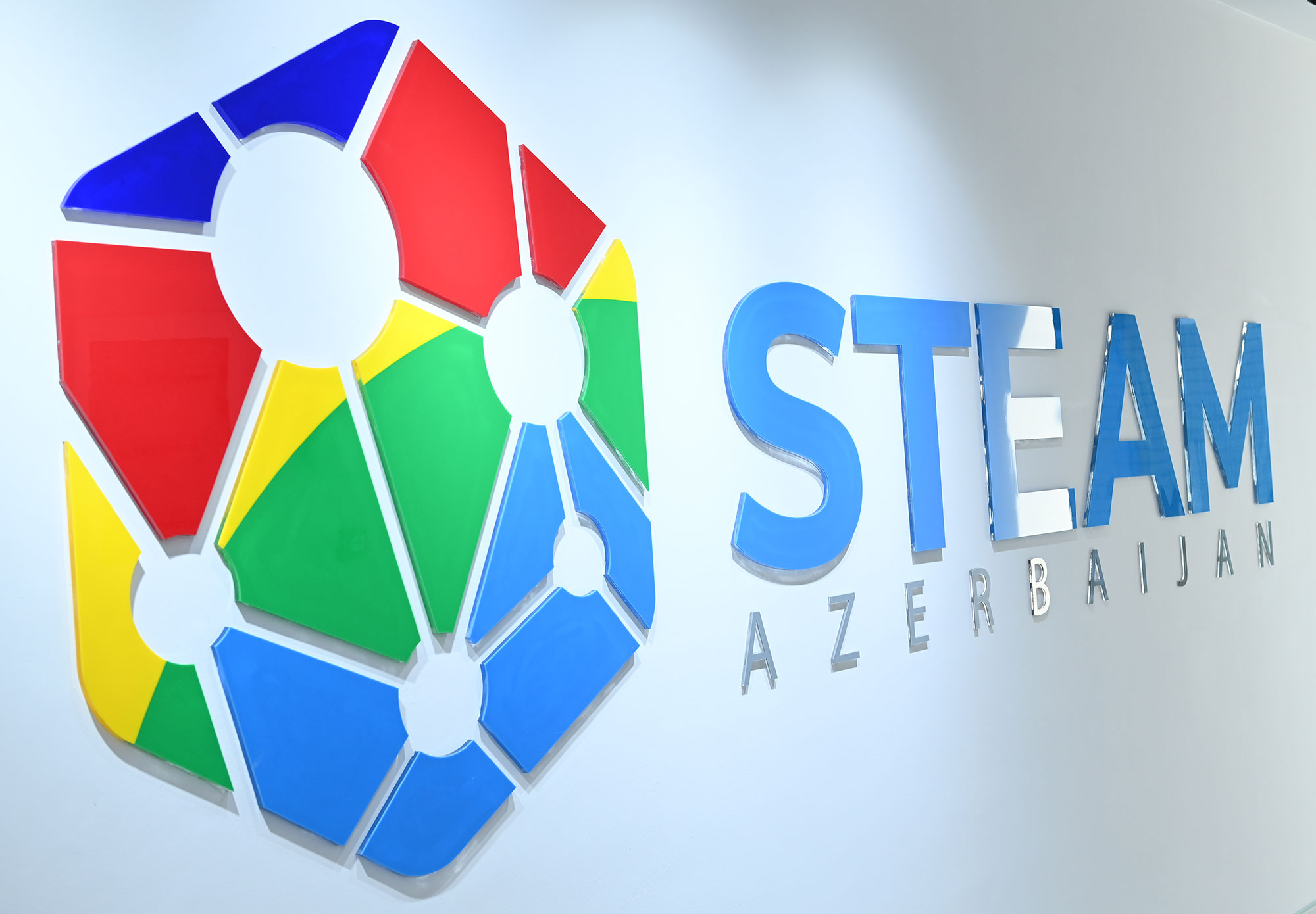 STEAM mərkəzlərində yeni təlim qruplarına qeydiyyat başladı