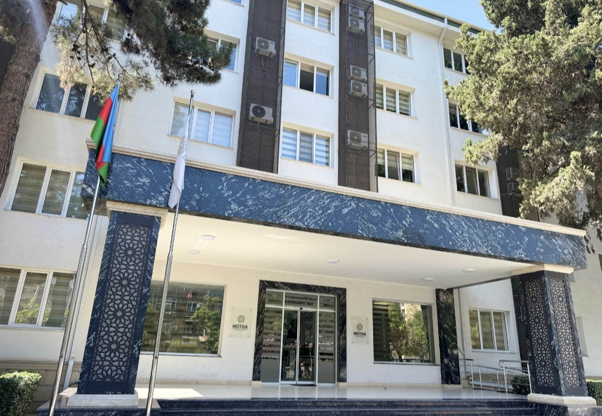 Məktəbəqədər və ümumi təhsillə bağlı suallar yarandıqda hara müraciət etmək olar?
