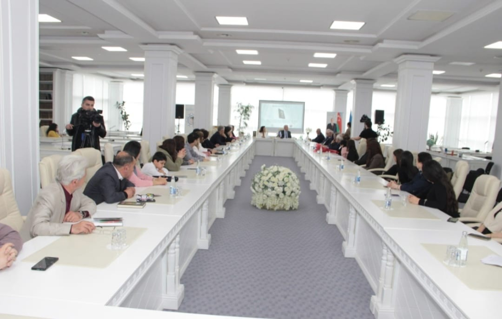 Natəvan Dəmirçioğlunun “Açar” romanının akademik müzakirəsinə həsr olunan elmi sessiya keçirilib - FOTO