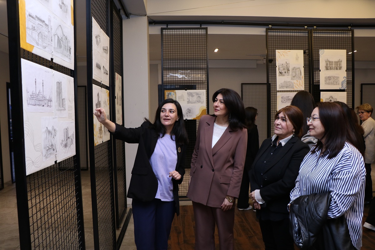 Sərgi salonunda “From Past to Future” adlı hesabat sərgisi açılıb - FOTO