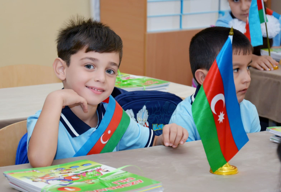 Paytaxt məktəblərində birinci sinfə qəbulla bağlı 33 alternativ qeydiyyat mərkəzi fəaliyyət göstərir