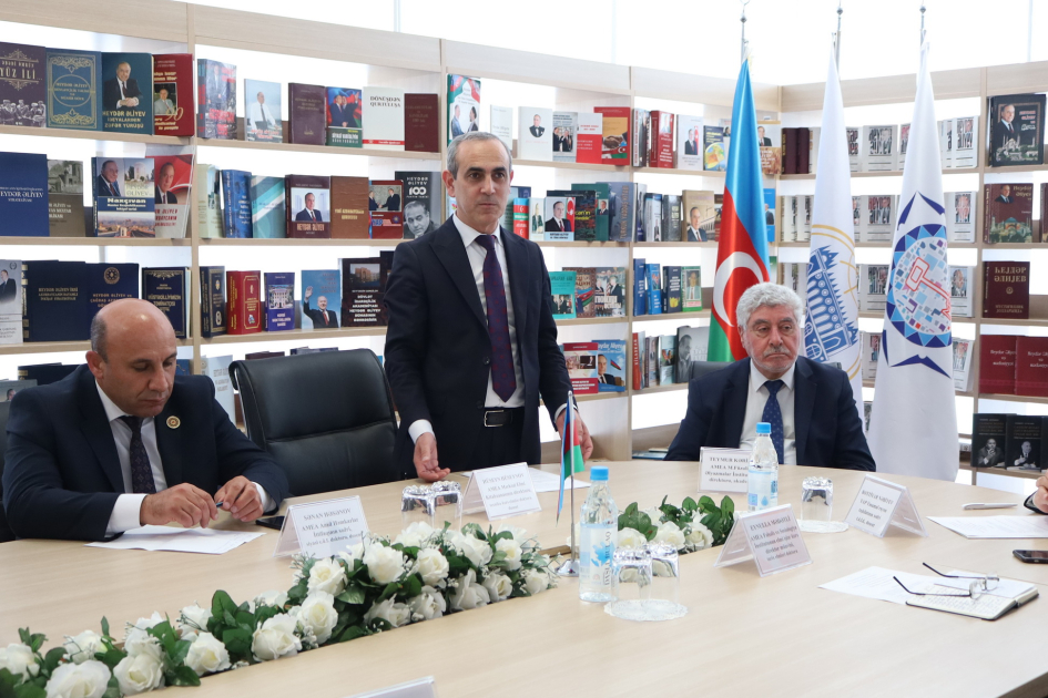 MEK-də “Heydər Əliyev və Azərbaycan elmi” mövzusunda mühazirə dinlənilib - FOTO