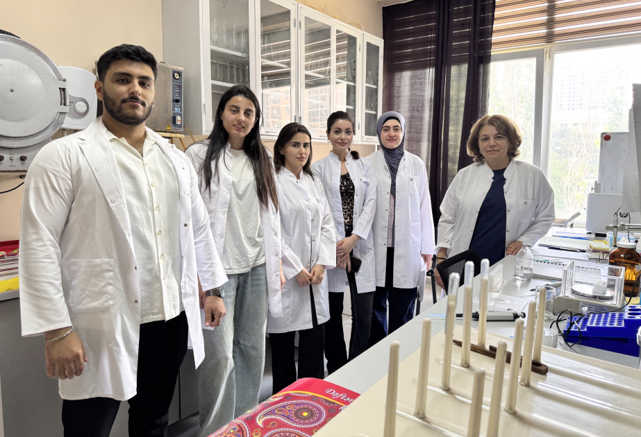 BDU tələbələri Biofizika İnstitutunun laboratoriyaları ilə tanış olublar