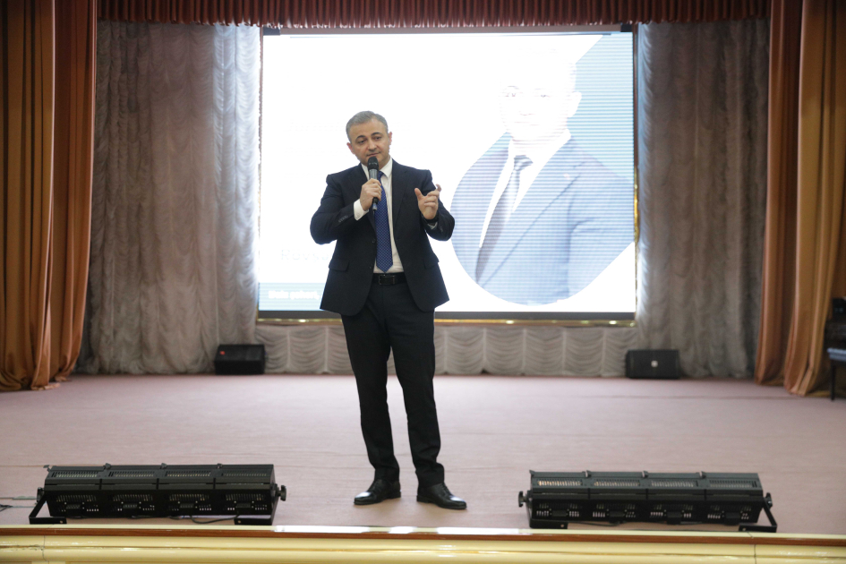 “Azərbaycan Televiziya və Radio Verilişləri” QSC-nin sədri BDU tələbələri ilə görüşüb - FOTO