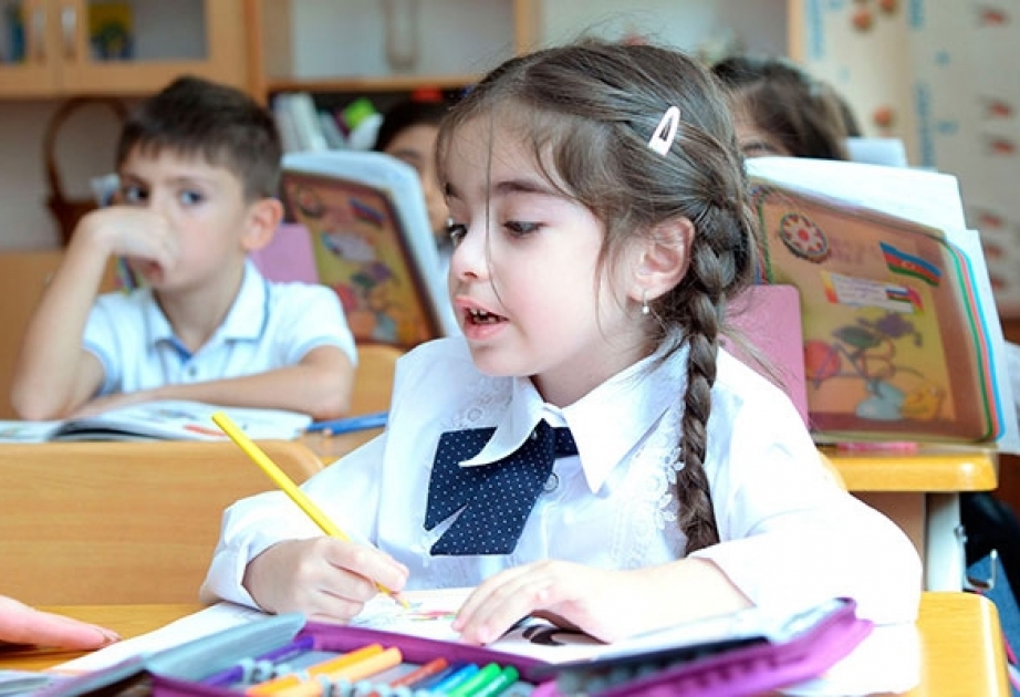 Artıq 102 min şagird 1-ci sinfə qəbul olunub