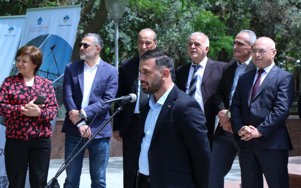 AzMİU-da “Elmdə addımlar: TEC günləri” çərçivəsində “Gələcəyin qurucuları” layihəsinə başlanılıb - FOTO