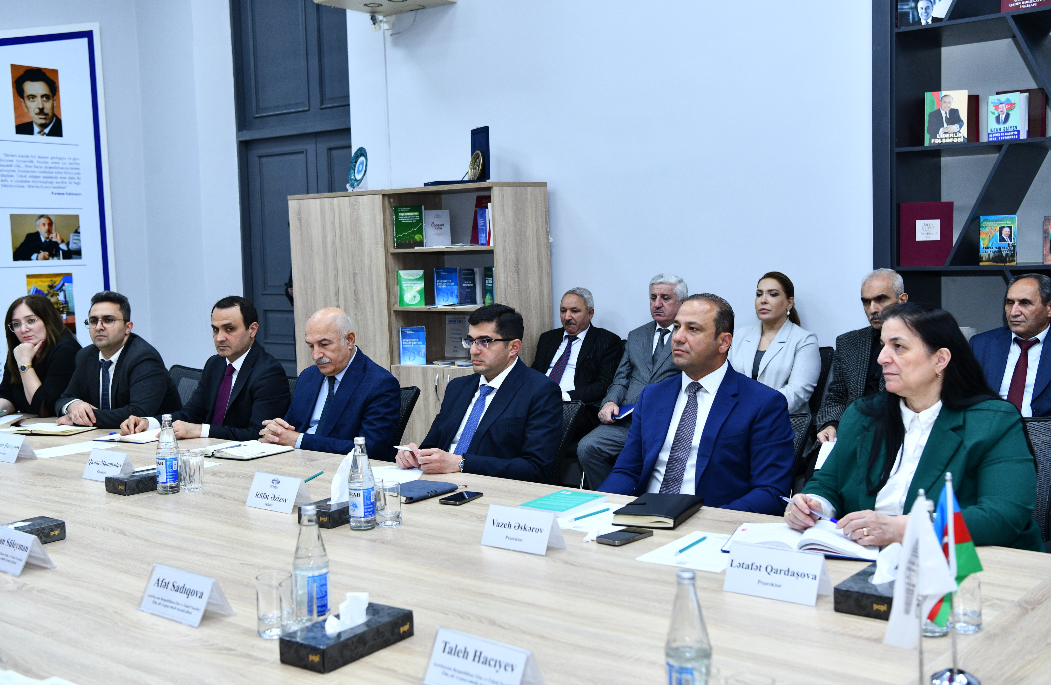 ADNSU-da təhsil siyasətinin əsas istiqamətləri üzrə görüş keçirilib - FOTO