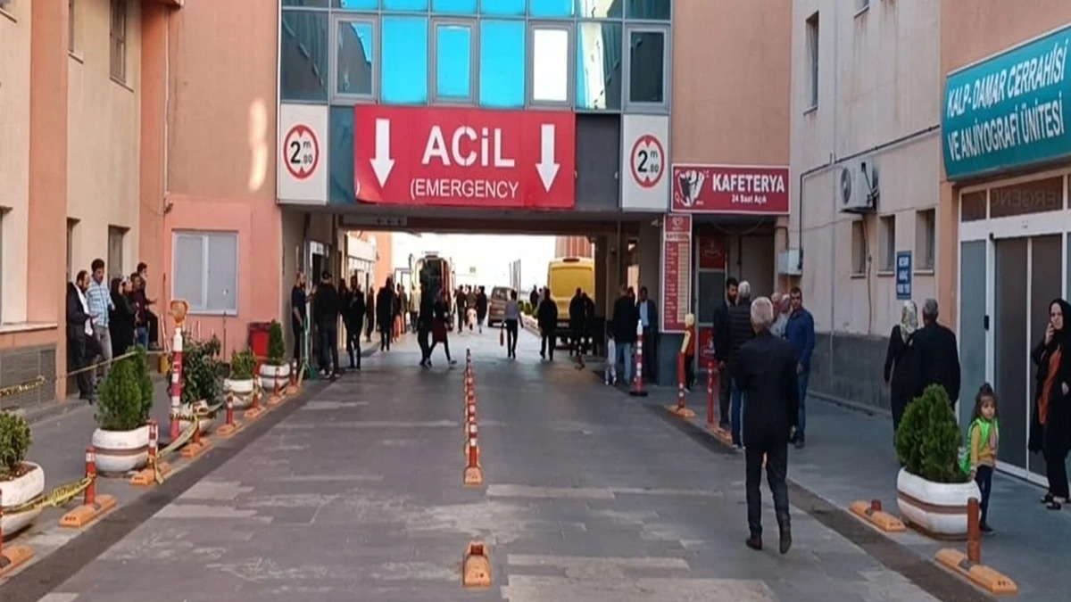 Türkiyədə 40 şagird dönərdən zəhərləndi