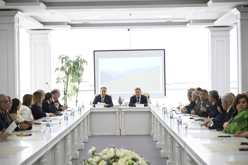 AMEA-da “Yaşıl dünya, süni intellekt və müasir reallıqlar” mövzusunda elmi-praktik konfrans keçirilib