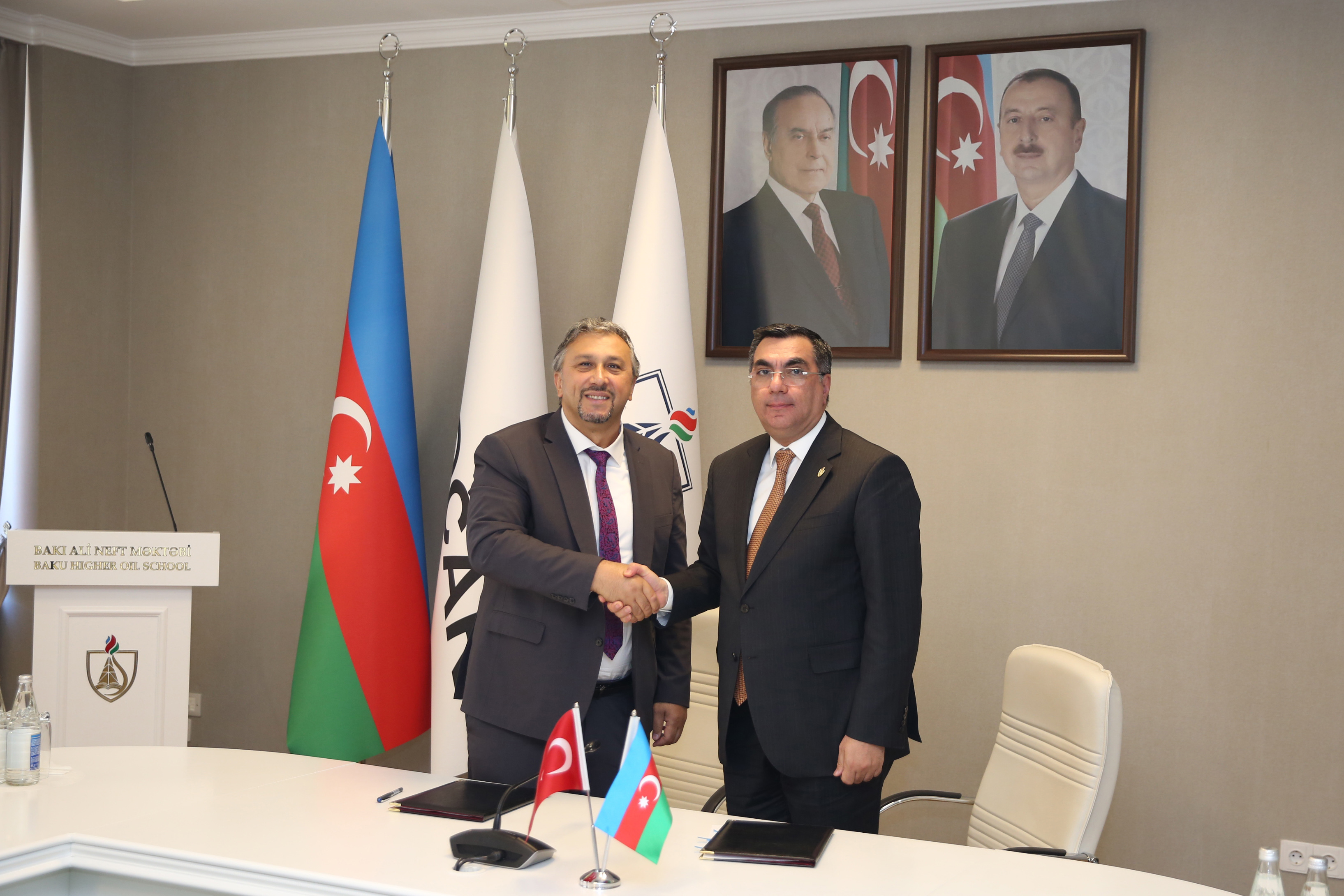 Koç Universitetinin rektoru Metin Sitti BANM-in qonağı olub - FOTO