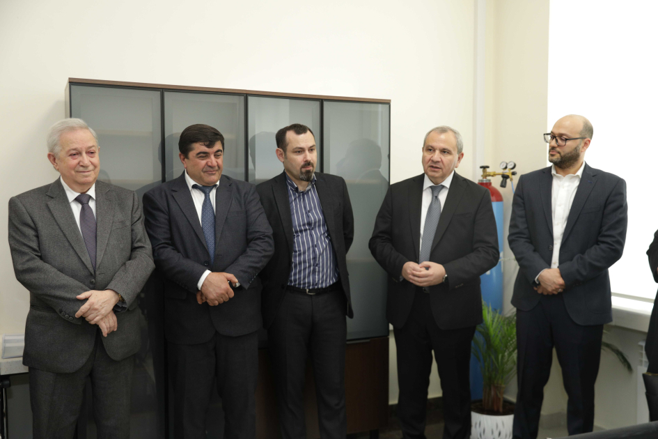 BDU-da Materialşünaslıq elmi-tədqiqat laboratoriyasının açılışı olub