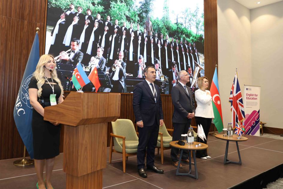UNEC-də III Xarici Dil Müəllimləri Forumu keçirilib - FOTO