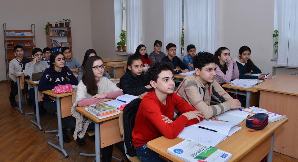 Lisey və gimnaziyalara qeydiyyat prosesi davam edir
