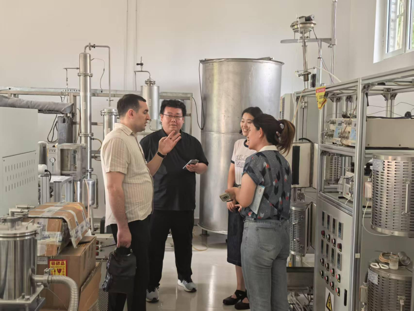 Kataliz və Qeyri-üzvi Kimya İnstitutu ilə Şandunq EA-nın Enerji Tədqiqatları İnstitutu birgə tədqiqat aparacaq - FOTO 