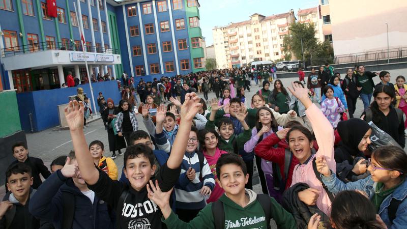 Gələn il dərslər sentyabrın 8-də başlayacaq
