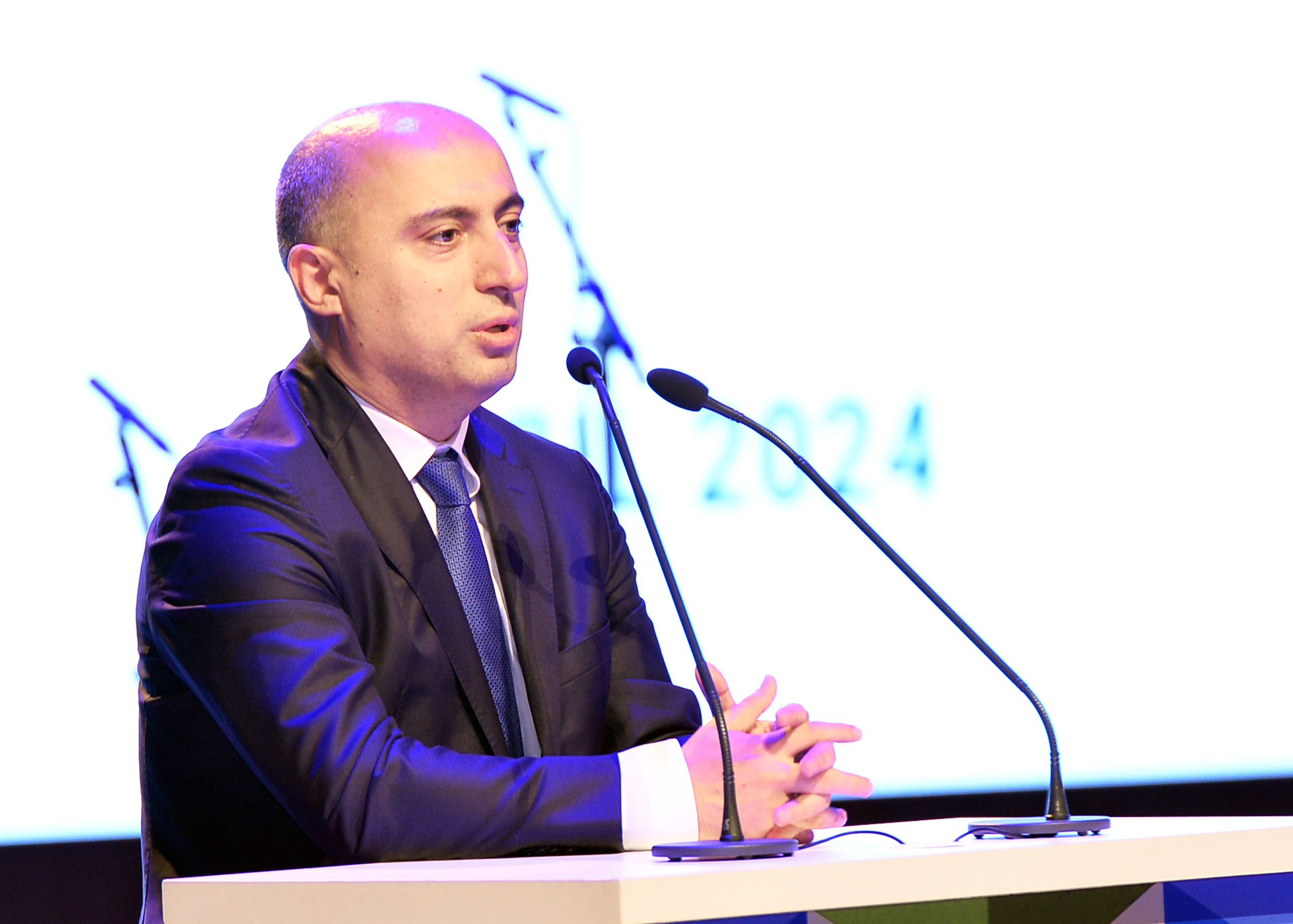 Emin Əmrullayev: Elmi əməkdaşlıq olmadan inkişaf mümkün deyil
