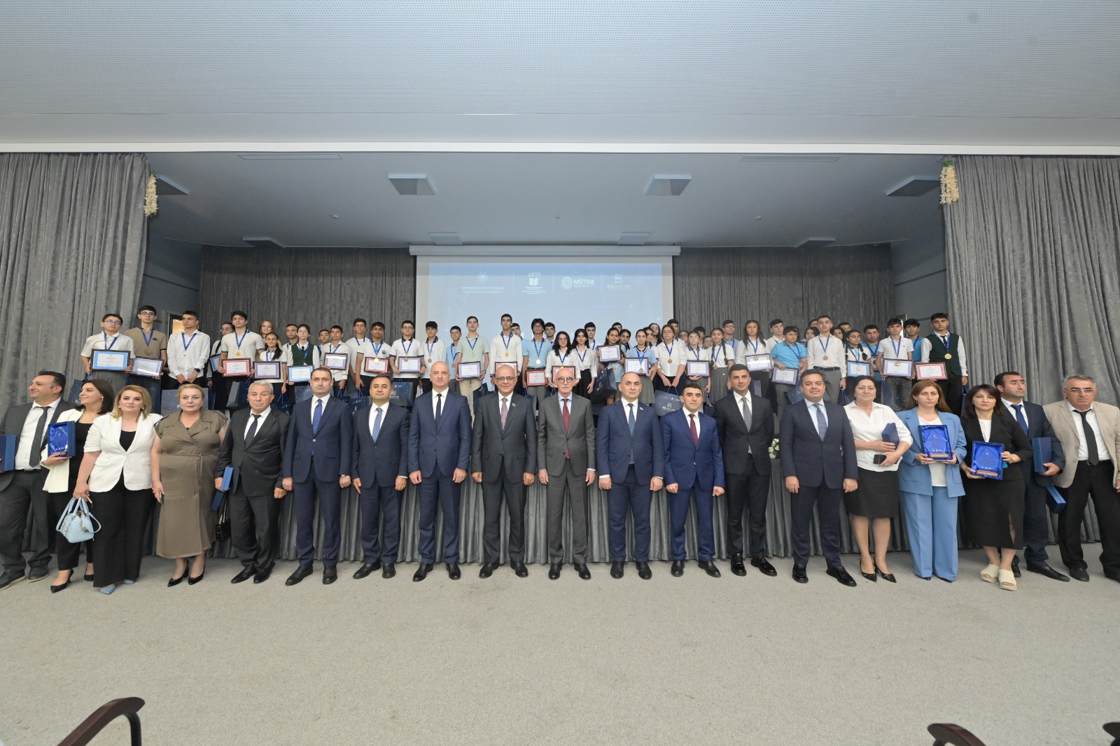 “BilBacar” müsabiqəsinin qalibləri mükafatlandırılıb - FOTO