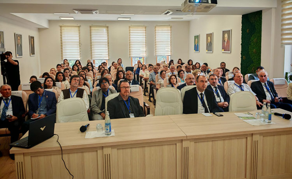 “Meşə tiplərinin tədqiqi və davamlı inkişafı” mövzusunda beynəlxalq konfrans keçirilir - FOTO