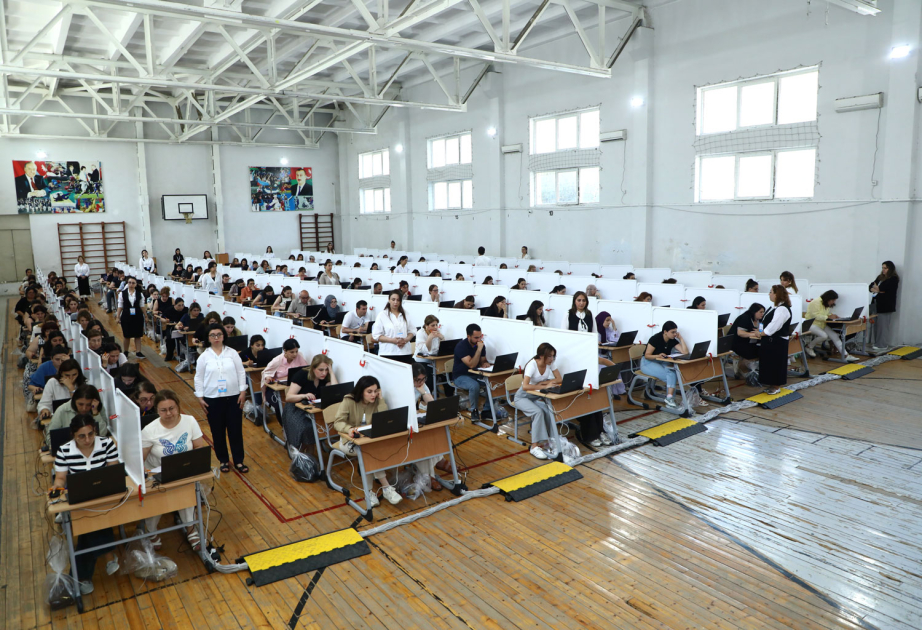  Paytaxt üzrə 933 müəllim sertifikatlaşdırma prosesinə dəvət OLUNUB-FOTO 