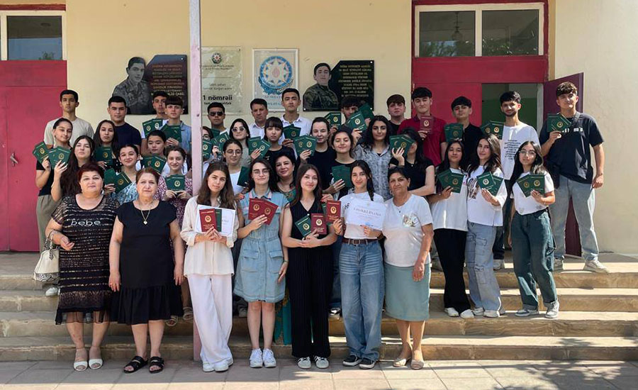 Bu bölgədə 140 nəfər fərqlənmə attestatı ilə məzun olub