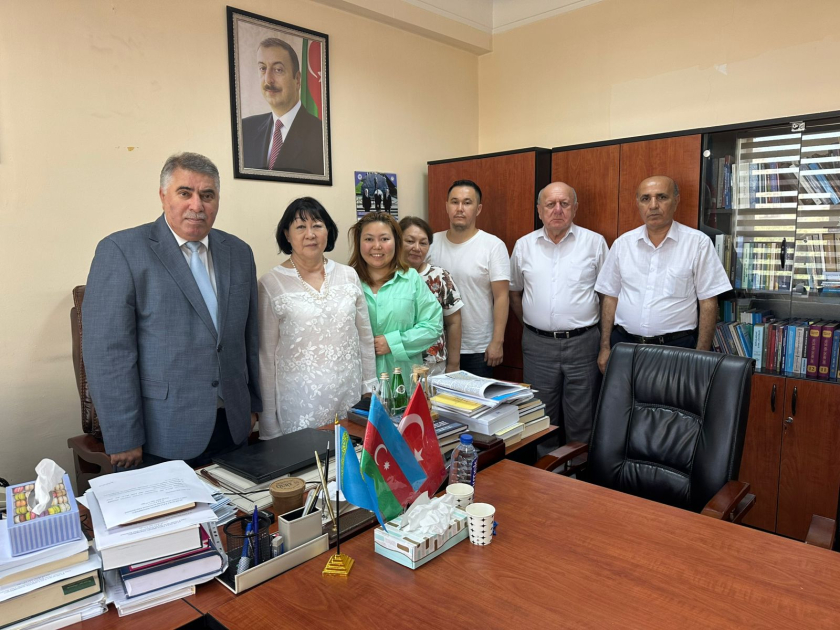 Qazax Milli Universiteti ilə Nəsimi adına Dilçilik İnstitutu arasında əməkdaşlıq məsələləri müzakirə olunub-Foto 