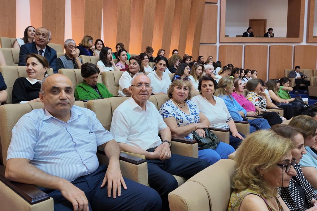 Bəxtiyar Vahabzadənin 100 illiyinə həsr olunmuş konfransın açılışı olub - FOTO