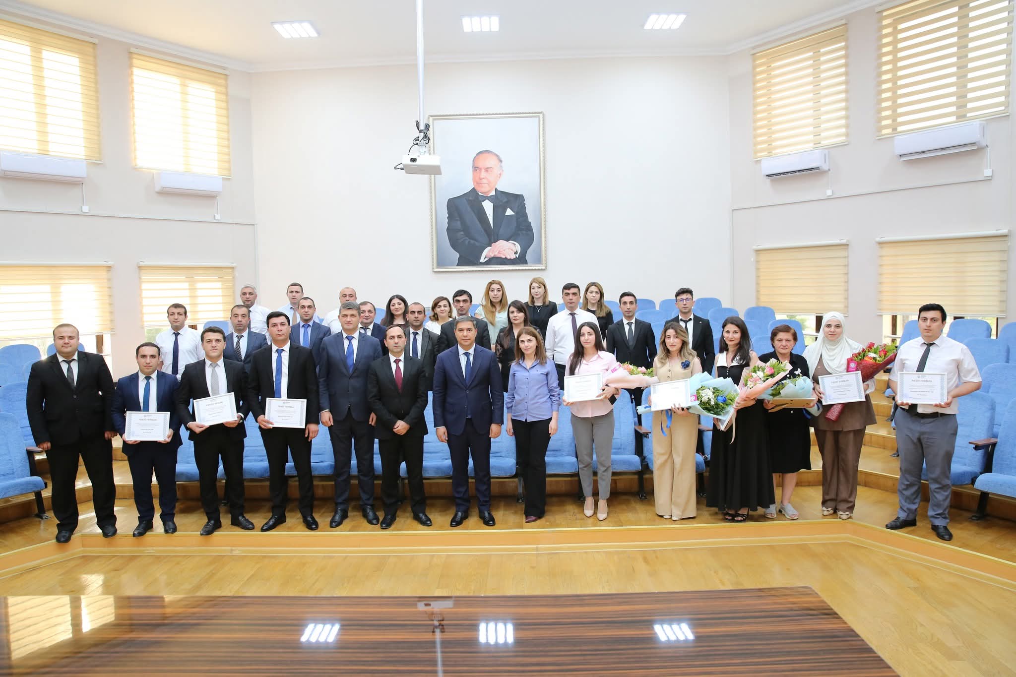 Gəncə-Daşkəsən Regional Təhsil İdarəsində Dövlət Qulluqçuları təltif olunub - FOTO