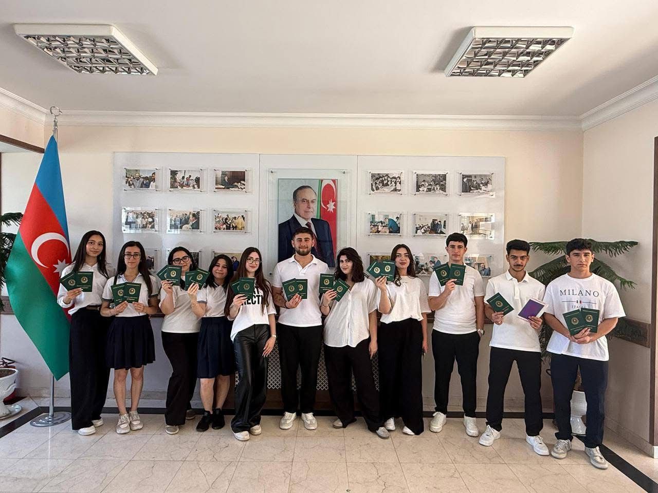 Naxçıvan Muxtar Respublikasında məzunlara attestatların verilməsinə başlanılıb
