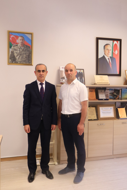 Millətlərarası dostluq evinin sədri Mərkəzi Elmi Kitabxanada olub - FOTO