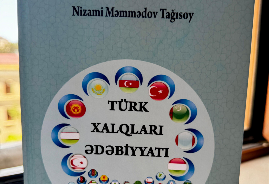 Tanınmış ədəbiyyatşünas-alimin "Türk xalqları ədəbiyyatı" kitabı çap olunub