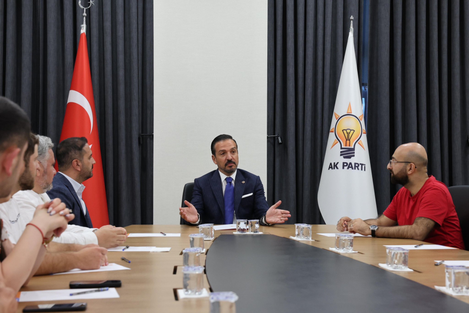 Türkiyənin Türk Dövlətləri ilə Əlaqələr Baş İdarəsinin rəsmisi azərbaycanlı tələbələrlə görüş keçirib - FOTO 