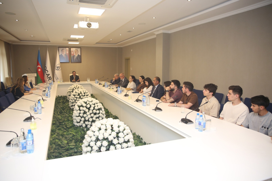 Bir qrup xeyriyyəçi iş xanımı BANM-in 9 tələbəsinin təhsil haqqını ödəyib -FOTO 