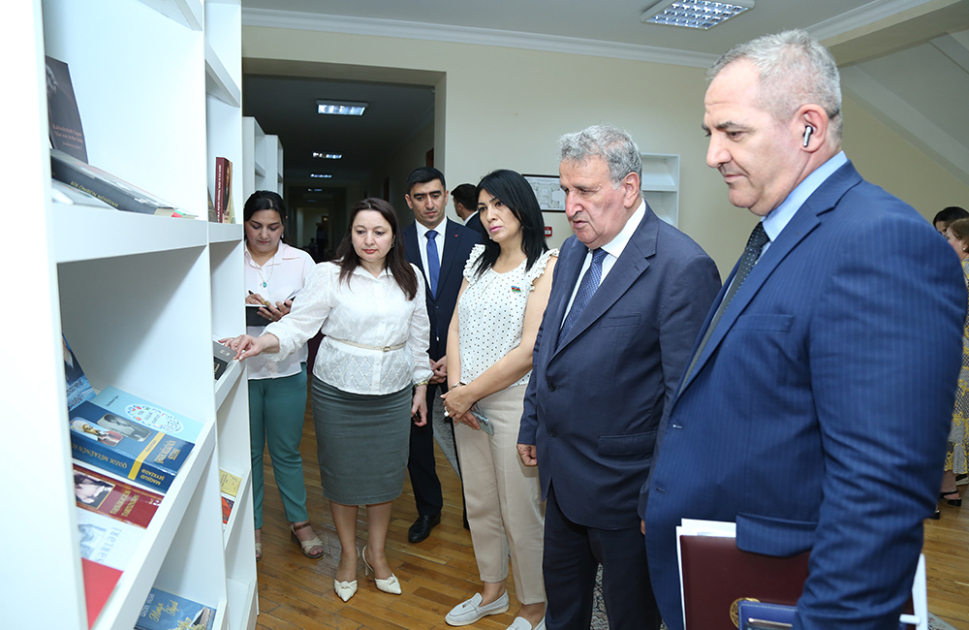  AMEA-nın Nizami Gəncəvi adına Ədəbiyyat İnstitutunun Elmi şurasının növbəti iclası keçirilib -FOTO 