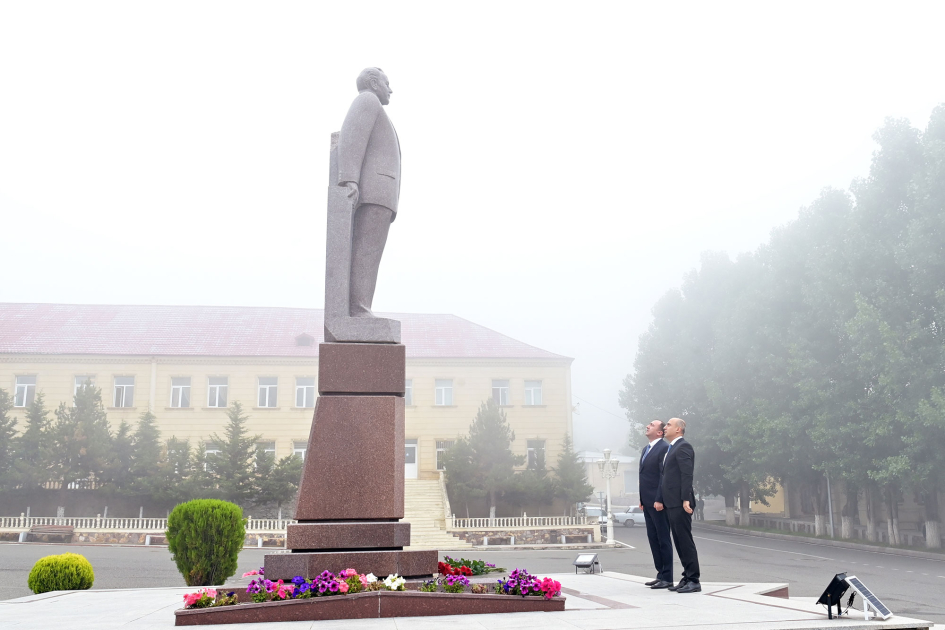 Emin Əmrullayev Daşkəsən şəhərində vətəndaşların müraciətlərini dinləyib -FOTO 