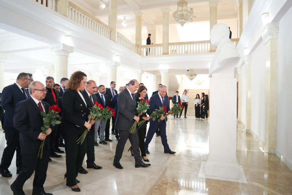 Şimali Kipr Türk Cümhuriyyətinin Prezidenti Ersin Tatara AzTU-nun Fəxri doktoru diplomu təqdim olunub - FOTO