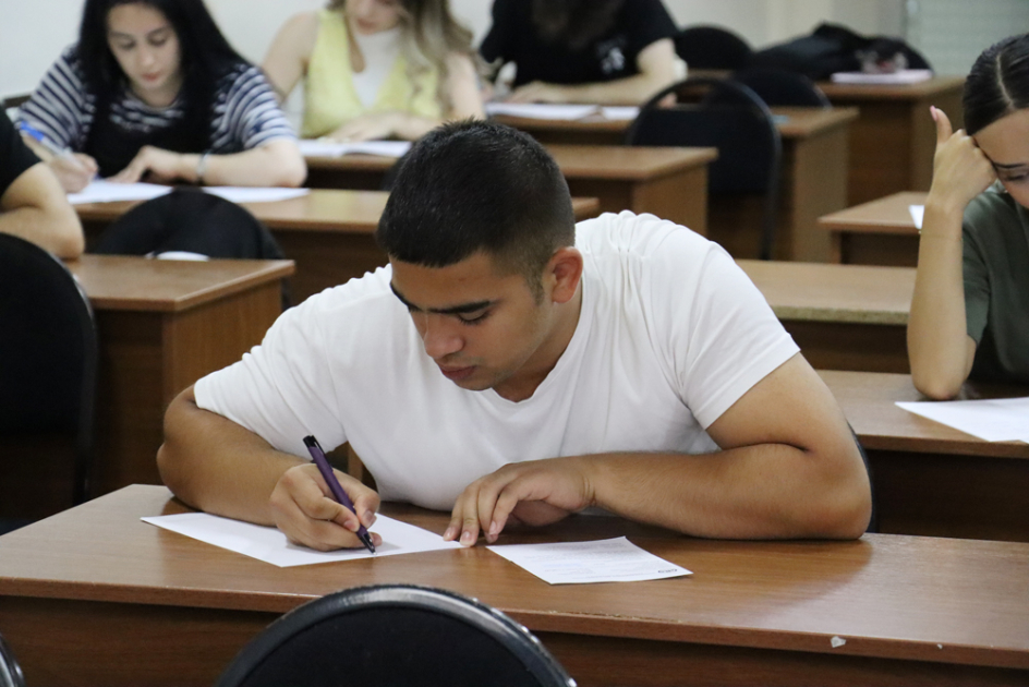 Azərbaycan Universitetində imtahan sessiyası tamamlandı