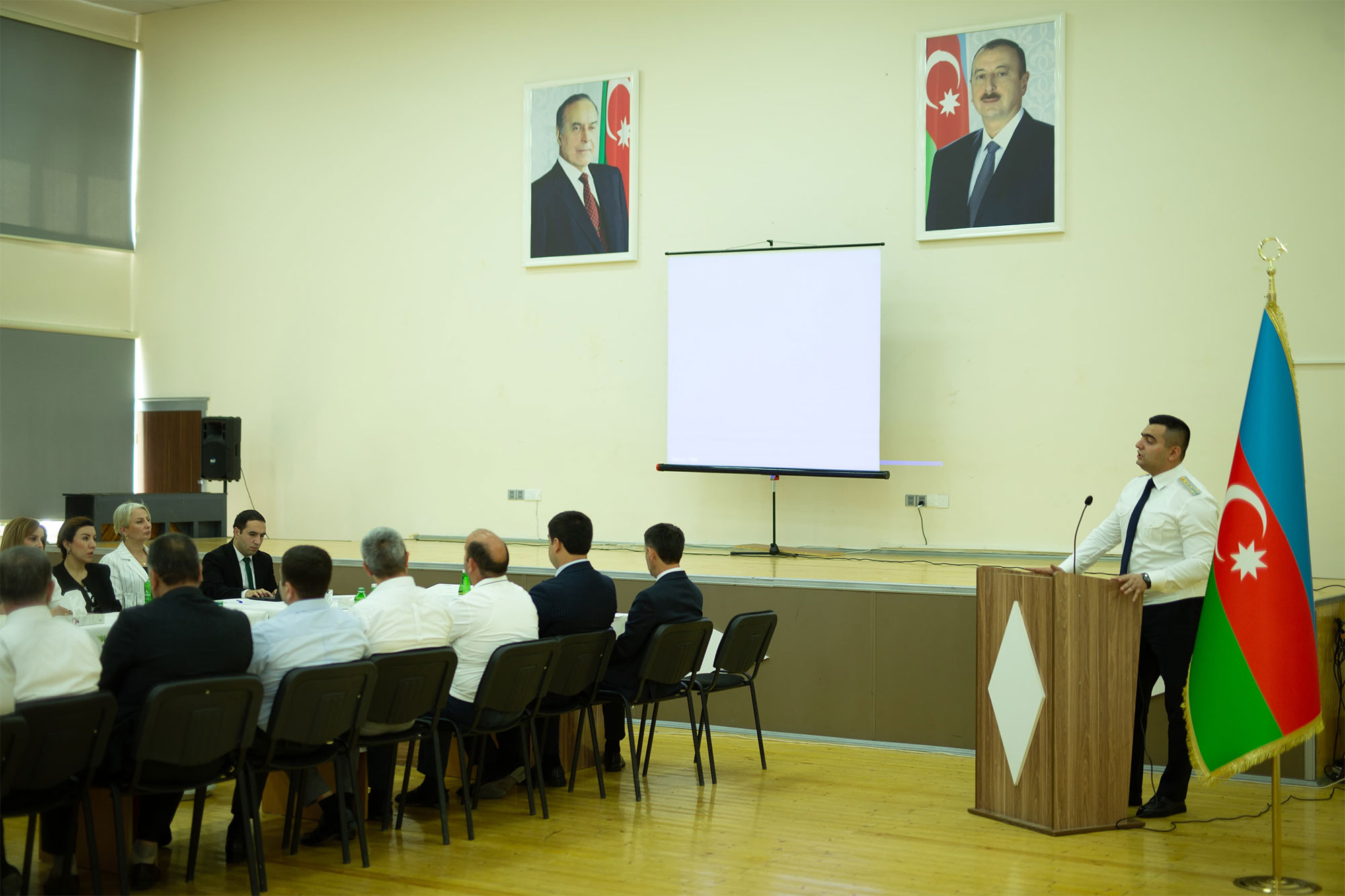 Gəncə şəhərində müəllim və təhsil rəhbərləri üçün korrupsiyaya qarşı maarifləndirici təlim