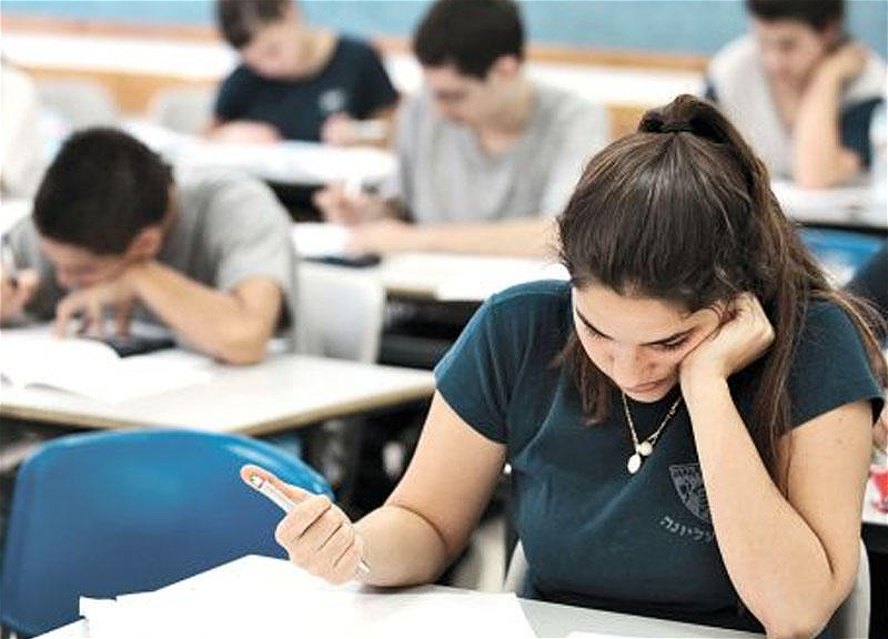 Attestatı “əla” olan bəzi abituriyentlər 20 baldan aşağı nəticə göstərib