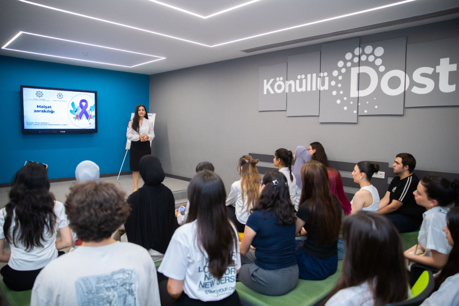 DOST könüllüləri üçün məişət zorakılığı ilə mübarizəyə dair təlim keçirilib