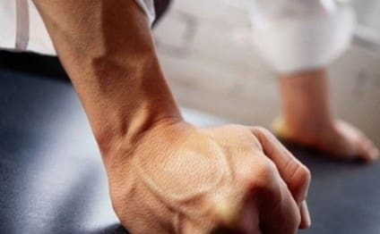 Göygöldə restoranda iki yeniyetmə döyülüb