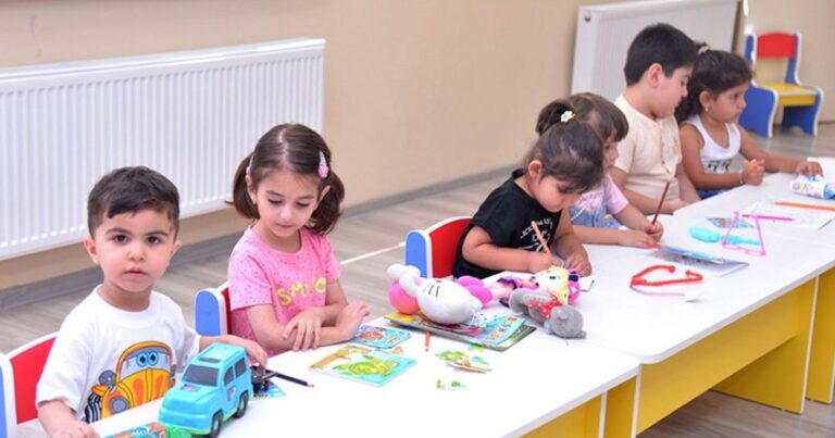 Bakıda məktəbəqədər müəssisələrə qəbul üçün növbə qeydiyyatı açılıb