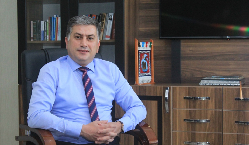 Psixologiya Elmi-Tədqiqat İnstitutunun sədri Elnur Rüstəmov: “Universitetə qəbul ola bilməmək həyatın sonu deyil”