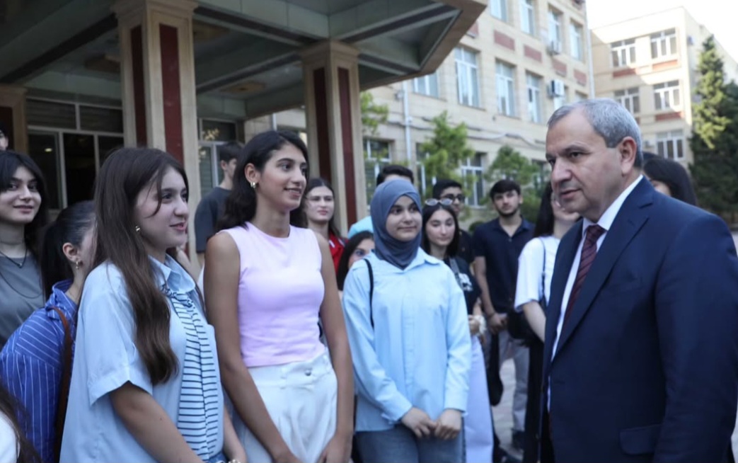 BDU-da “Açıq qapı” günü: Rektor abituriyentlərlə görüşüb